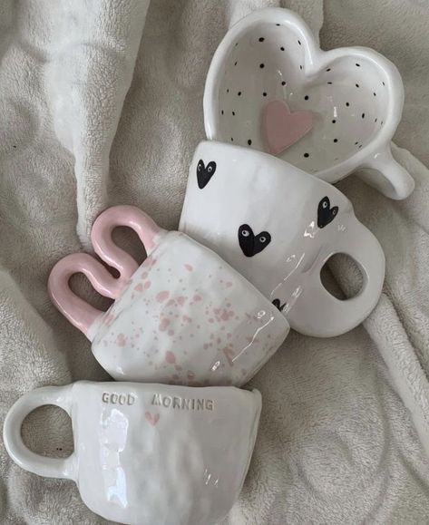 Diy Pottery Painting, Earthenware Ceramics, Pottery Animals, Measuring Cups Set, Tanah Liat, Pretty Mugs, Pottery Painting Designs, Creative Coffee, Diy Ceramic