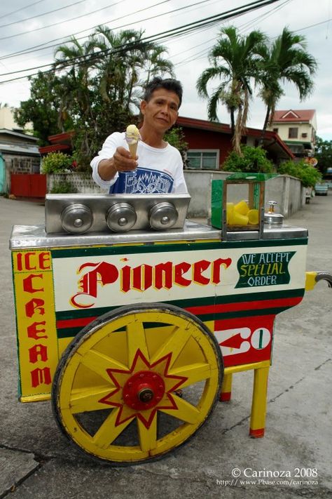 A Mamang sorbetero [An ice cream man]. Ice Cream Vendor, Filipino Street Food, Street Work, Ice Cream Man, Filipino Art, Ice Cream Cart, Ice Cream Brands, Vintage Ice Cream, Street Vendor