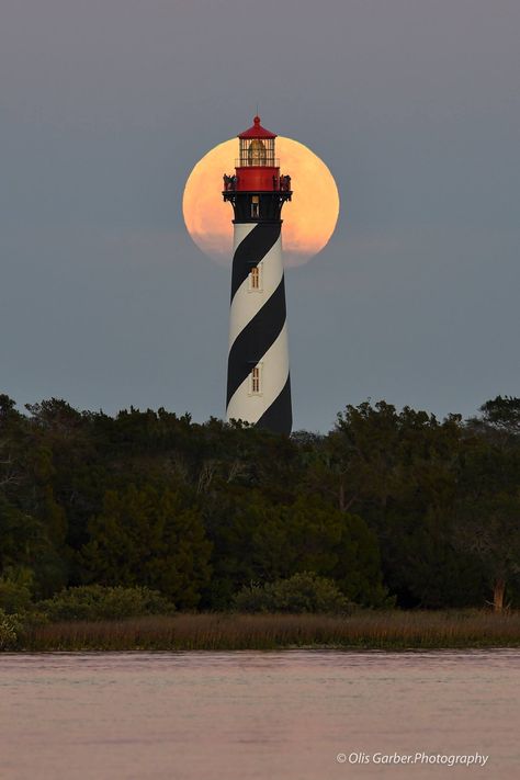 St. Augustine lighthouse 10/31/2020 Lighthouse Drawing, Florida Lighthouses, St Augustine Lighthouse, Snow Moon, Lighthouse Tattoo, Florida Photography, Shoot The Moon, Winter Evening, St Augustine Florida