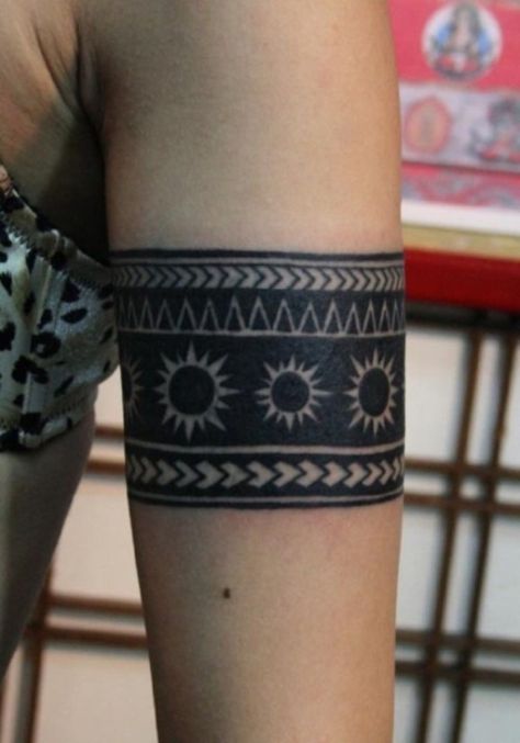 2 Armband Tattoo for Women Upper Armband Tattoo, Armband Tattoo Frau, Tattoos Pulseras, Armband Tattoos For Men, Tattoo Band, Armband Tattoos, Band Tattoo Designs, Armband Tattoo Design, Tattoo Trend