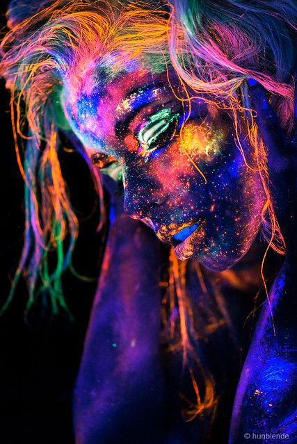 Uv Photography, Neon Photoshoot, Avatar Girl, Neon Paint, Neon Photography, Light Shoot, Wall Art Photo, Photographie Portrait Inspiration, Pop Art Wallpaper