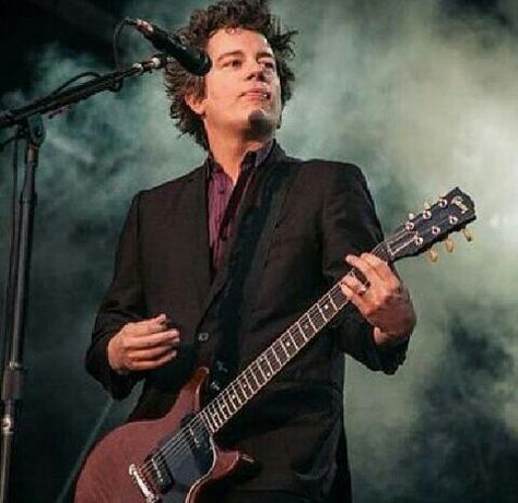 Jason is just so cool. ♡ Jason White Green Day, Green Day Quotes, Green Day Lyrics, Billy Talent, Famous Music, Jason White, Rolling Stone Magazine, Speedy Recovery, Tré Cool