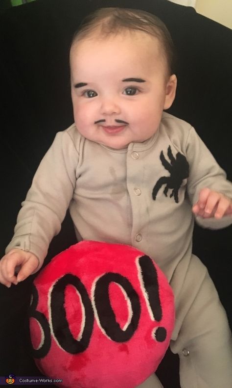 Adams Family Baby, Addams Family Baby, Pubert Addams, Adams Family Costume, Addams Family Halloween Costumes, Adams Family Halloween, Newborn Halloween Costumes, Addams Family Costumes