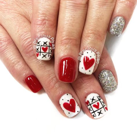 Image may contain: one or more people and closeup Nail Art With Hearts, Art With Hearts, Valentines Nail Art Designs, Heart Nail Designs, Valentine Nail Art, Nail Art Gel, Heart Nail, Nails Easy, Nail Designs Valentines