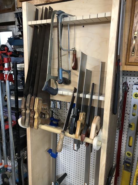 Saw till Saw Organization, Handsaw Storage, Woodshop Layout, Saw Till, Small Woodshop, Woodwork Bench, Garage Organizing, Garage Organizer, Workshop Projects