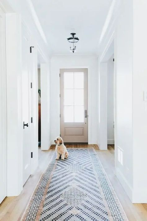 How to Style an Entry Hallway. Ideas to transform your long boring hallway or foyer with this timeless and easy style ideas. Hallway Runner Rug Entryway, Long Foyer, Apartment Entrance, Kate Marker Interiors, Entryway Runner, Runner Rug Entryway, Trendy Apartment, Front Door Entrance, Long Hallway