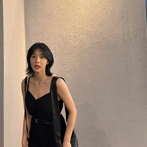 Seorina Hairstyles, Seol Inah Short Hair, Seol In Ah Short Hair, The Fabulous Kdrama Outfit, Seo Rina, Korean Short Hair, Cute Simple Hairstyles, Celebrity Workout, Haircut And Color