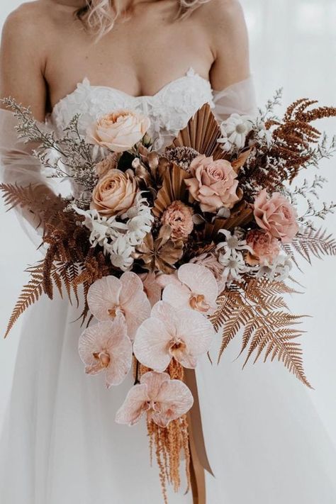 Wedding Flower Trends, Lush Wedding, Unique Wedding Flowers, Lorde, Bride Bouquets, Bridal Flowers, Flower Bouquet Wedding, Bohemian Wedding, Wedding Trends