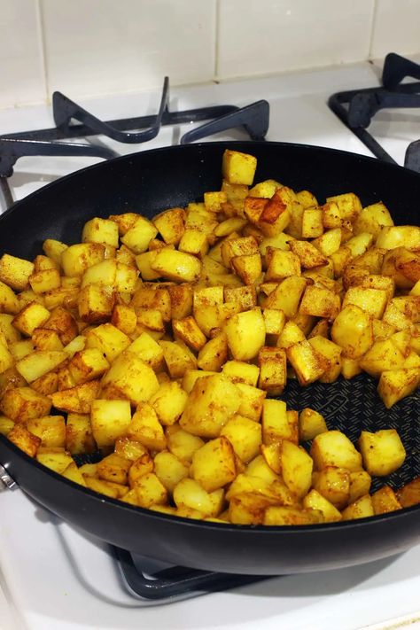 Curry Potato Recipes, Jamaican Potatoes Recipes, Curry Potatoes Jamaican, Curried Potatoes, Curry Potatoes, Cabbage Curry, Jamaican Curry, Jamaican Dishes, Dried Potatoes