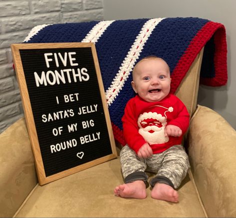 Letter board baby milestone christmas santa belly Baby Christmas Letter Board, Christmas Milestone Pictures, Letter Board Baby, Christmas Letter Board, Christmas Mini Shoot, Baby Holiday Photos, Baby Christmas Photography, Christmas Pictures Outfits, Christmas Photograph