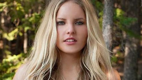 Swimsuit Photos, World Surf League, Swimsuits Photoshoot, Nude Outfits, Si Swimsuit, Proud Mom, Welding Projects, Great Outdoors, Denim Fashion