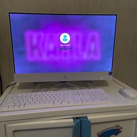 White Hp Desktop Computer In Excellent Condition. Hardly Used. Aesthetic Computer Monitor, Wide Computer Monitor, Purple Imac, Hp Desktop Computers, Gaming Keyboard 60%, Desktop Computers, Computer, Conditioner