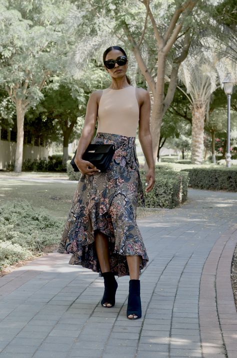 Ruffle Wrap Skirt Outfit, High Low Skirt Outfit, Wrap Skirt Outfit, Skirt Outfit Fall, Ruffle Wrap Skirt, Nigerian Dress, Long Wrap Skirt, Long Flowy Skirt, Boot Outfits