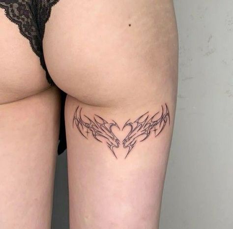 Back Of Thigh Tattoo, Tato Paha, Cute Thigh Tattoos, Bum Tattoo, Tato Dengan Makna, 16 Tattoo, Pola Tato, Waist Tattoos, Leg Tattoos Women