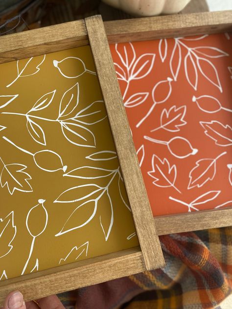 Diy Fall Frame Decor, Fall Wood Plank Sign, Fall Textured Painting, Diy Fall Canvas, Fall Crafts For Adults Diy, Diy Fall Wood Signs, Crafts For Adults Diy Projects, Fall Signs Wooden Diy, Painted Fall Leaves