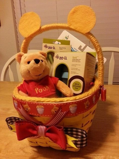 Winnie The Pooh Basket Ideas, Winnie The Pooh Basket, Winnie The Pooh Gift Ideas, Winnie The Pooh Gift Basket, Disney Gift Basket, Mermaid Beach Decor, Push Gifts, Cute Winnie The Pooh, Baby Shower Gift Basket