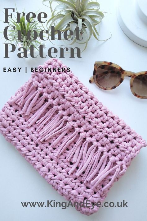 T Shirt Yarn Purse, T Shirt Yarn Bags Free Pattern, T Shirt Yarn Crochet Bag Pattern Free, Easy Crochet Purse, Cosy Crochet, Crochet Purse Pattern, Clutch Pattern, Keychain Pattern, Designer Patterns