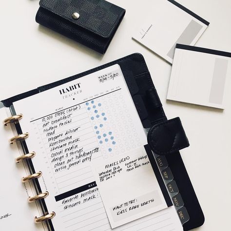 How I keep myself in check for the week ✔️ Minimal Habit Tracker, Weekly Habits, Organization Bullet Journal, Filofax Personal, Louis Vuitton Agenda, Habit Trackers, Daily Planning, Refillable Planner, Beautiful Handwriting