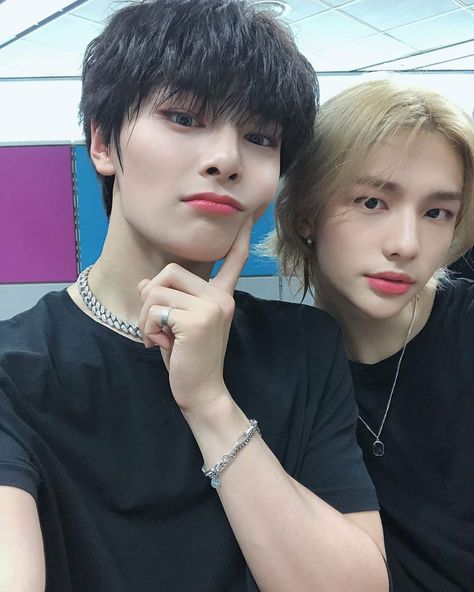 #STRAYKIDS #HYUNJIN #JEONGIN Hyunjin And In, E Dawn, Luke Hemmings, Celebrity Art, Elizabeth Olsen, Fan Fiction, Crazy Kids, Lee Min Ho, My Only Love