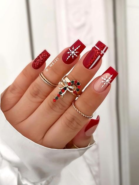 55 Best Winter Nail Ideas to Try Winter Gel Nails, Festive Holiday Nails, Christmas Nails Diy, Red Christmas Nails, Holiday Nail Designs, Cute Christmas Nails, Pretty Nail Designs, Christmas Nails Acrylic, Nail Swag