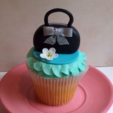 Purse Cupcakes Purse Cupcakes, Cake Purse, Cowboy Cupcakes, Shoe Cupcakes, Cupcake Factory, Fashion Cupcakes, Elegant Cupcakes, Shoe Cakes, Purse Cake