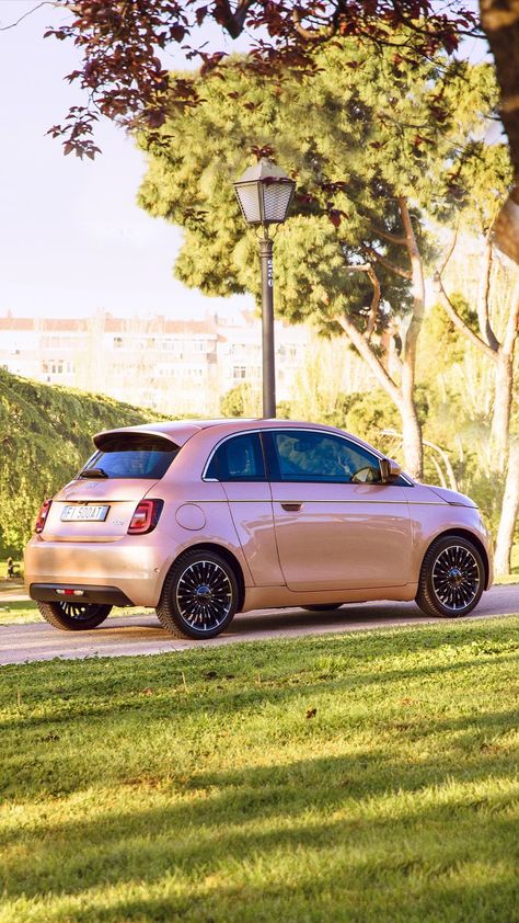 Which 500 are you? Drop your emoji! 😎 ONYX BLACK 😇 CELESTIAL BLUE 🥰 ROSE GOLD | Instagram Celestial Blue, Car Goals, Fiat 500, Blue Rose, Favorite Things, Onyx, Rose Gold, Cars, Gold