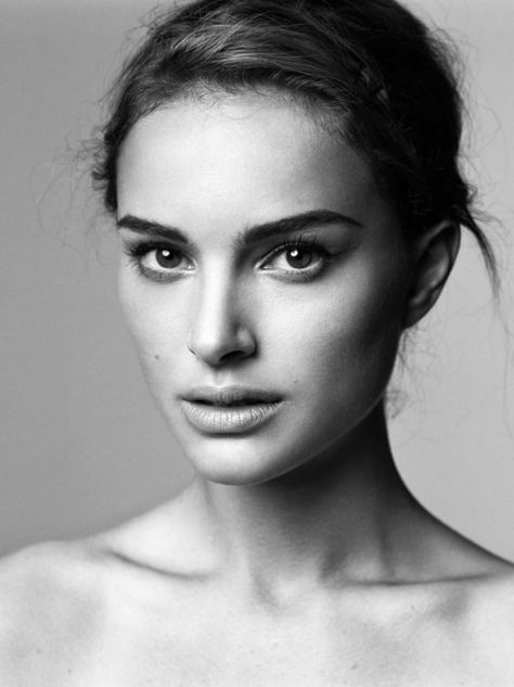 - Nathalie portman - #women'sstyle #women's #style #minimalist Prom Photography Poses, Actor Headshots, Elizabeth Gillies, Vogue Germany, Female Portraits, Black And White Portraits, Natalie Portman, 인물 사진, White Photo