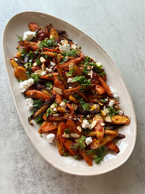 Harissa Roasted Carrots - Something Nutritious Meze Recipes, Breaded Salmon, Roasted Carrot Salad, Dinner Gathering, Eat More Veggies, Spicy Carrots, Main Salad, Honey Roasted Carrots, Lentil Burgers