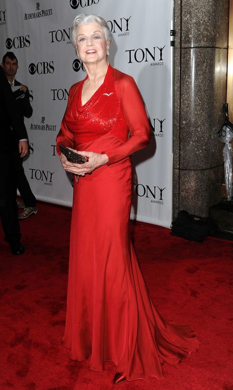 Angela Lansbury wearing a Carmen Marc Valvo gown #TonyAwards Angela Lansbury Style, Angela Landsberry, Susan Sarandon Red Carpet, Carmen Marc Valvo Dress, Dinner Gowns, Angela Lansbury, Madonna Oscars 1991, Hollywood Star, Dinner Dress