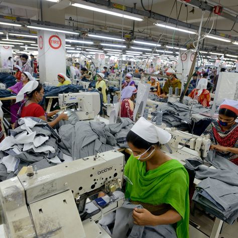 The Fashion Industry Is Considered One Of The Biggest Contributors To Modern Slavery Zine Project, Marketing Project, Waste Clothing, Sustainability Projects, Textile Waste, China Clothes, Textile Factory, Garment Workers, Clothing Factory