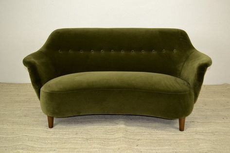 Sofa Two Seater, Sofa Curved, Vintage Sofas, Couches For Sale, Green Velvet Sofa, Antique Sofa, Green Sofa, Settee Sofa, Mid Century Sofa