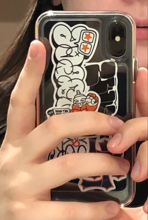 Graffiti Phone Case, Ig Stickers, Clear Phone Case Design, Retro Phone Case, New York Graffiti, Iphone Obsession, Iphone Case Stickers, Collage Phone Case, Pretty Iphone Cases