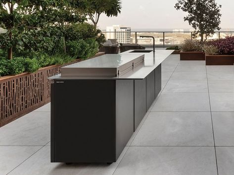 Download the catalogue and request prices of Unica 240 By capocuòco, outdoor kitchen Modern Outdoor Grills, Different Types Of Countertops, Covered Outdoor Kitchens, Porcelain Countertops, Roof Garden Design, Types Of Countertops, Bbq Table, Outdoor Grills, Outdoor Living Rooms