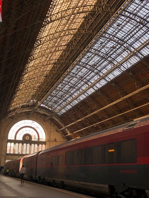 Budapest Train Station, Europe Aestethic, Central Europe Aesthetic, Interrailing Europe Aesthetic, Train Trip Aesthetic, Aesthetic Train Station, Interrail Aesthetic, Euro Train, Interrailing Europe