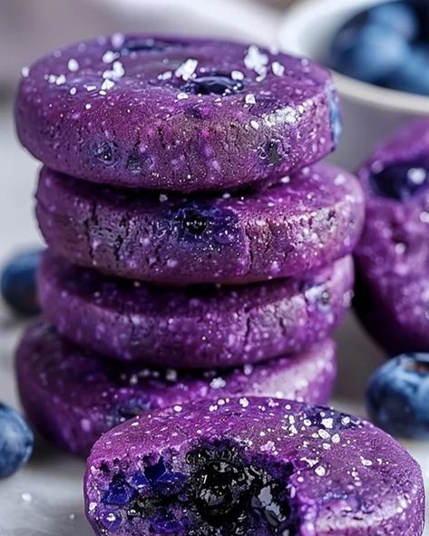 Make Blueberry Heaven Cookies with fresh blueberries, lemon zest, and a chewy, soft texture. Perfect for fruity cookie lovers! Optimal Recipes, Lemon Blueberry Cookies, Fruity Cookies, Amazing Cookie Recipes, Fruity Treats, Blueberry Cookies, Cookies Soft, Dessert Recipies, Baking Business