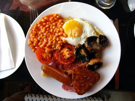 The everyday food resource for our generation. England Breakfast, Paella Valenciana, Full English Breakfast, Traditional Breakfast, Full Breakfast, Cooked Breakfast, Hash Browns, English Breakfast, Healthy Pastas