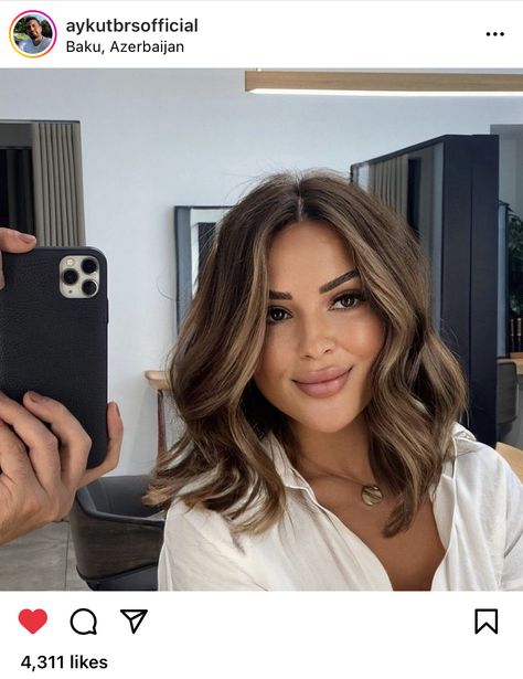 Hair Transformation Long To Medium, Call 2023 Hair Trends, Latina Hair Color Ideas Short, Long Bob With Balayage Brunettes, Short Brown Hair 2023, Hair Styles For Burnett, Medium Brown Hair With Cool Highlights, Short Hair Trends Fall 2023, Scheana Shay Hair 2023