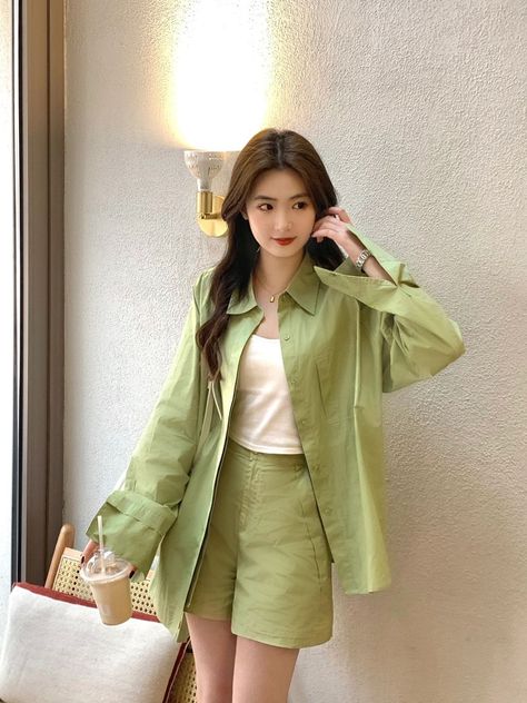 Korean Outfits Ideas, Light Green Dress, Simple Style Outfits, Black Sky, Long Sleeve Outfits, Korean Casual Outfits, Style Korea, Photography Posing Guide, Green Outfit