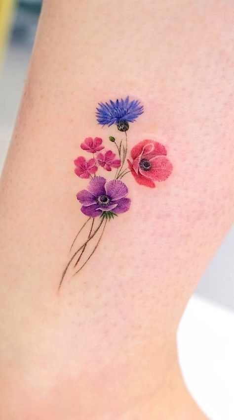 Geranium Tattoo, Colour Tattoo For Women, Pretty Flower Tattoos, Flower Tattoo Ideas, Lavender Tattoo, Wildflower Tattoo, Butterfly Tattoos For Women, Beautiful Flower Tattoos, Tattoos For Women Flowers