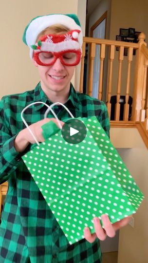 Christmas Prizes For Kids, Christmas String Game, Party Games For Christmas, Game Prizes Ideas, Christmas Games For Family Funny, Christmas Prizes, Saran Wrap Game, Games For Christmas, Christmas Party Games For Adults