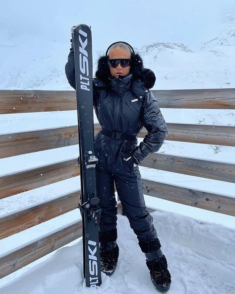 Ski Suit Women, Ski Suit Outfit, Suit Pose, Posing For Instagram, Ski Suits For Women, Aspen Ski, Ski Outfits, Ski Style, Ski Bunnies