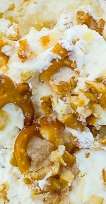 Pineapple Pretzel Fluff, Pretzel Fluff, Pineapple Pretzel Salad, Pretzel Dessert, Pineapple Dream, Pineapple Dream Dessert, Pretzel Desserts, Pineapple Desserts, Fluff Recipe