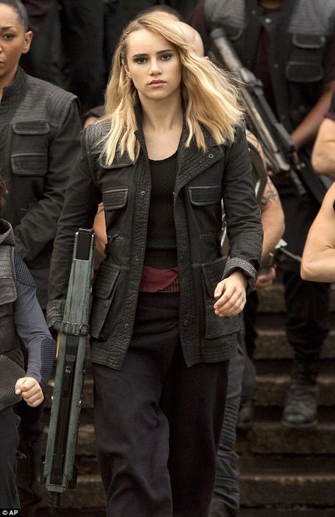 Marlene from divergent Divergent Outfits, Divergent Dauntless, Divergent Book Series, Tris Prior, Divergent Fandom, Divergent Insurgent Allegiant, Victoria Aveyard, Boxing Girl, Divergent Series