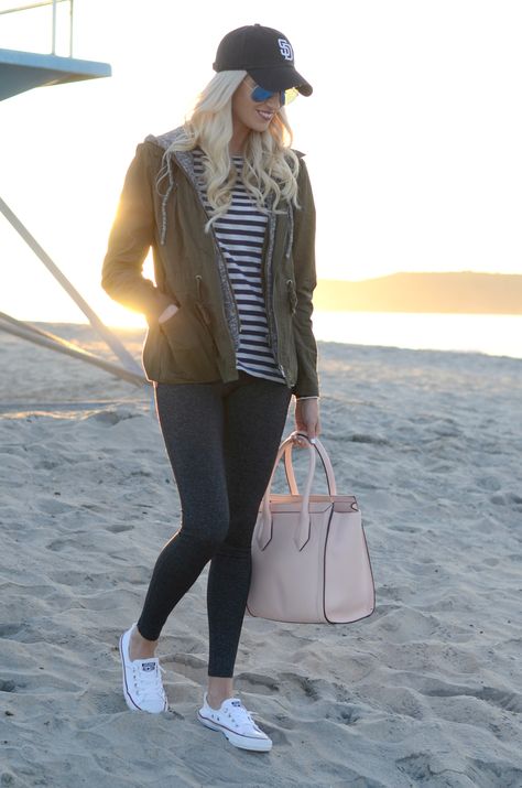 San Diego Sunset Cold Beach Outfit, Winter Beach Outfit, San Diego Sunset, Casual Beach Outfit, Winter Beach, California Outfits, Beachwear Fashion, Sunset Beach, Weekend Wear