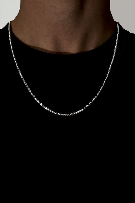 Displaying a men's box chain necklace in silver, crafted from sturdy stainless steel, captures a trendy streetwear vibe. Its sleek and sophisticated design complements any modern look. Ideal as a unique gift choice, suitable for any occasion. Sold at Etsy.de where you get value for money. #MensNecklace #BoxChain #StreetFashion #DurableMaterial #ElegantDesign #PerfectGift #modern #fashionable #unique #trendy Chain Necklace Men, Box Chain Necklace, Necklace Men, Mens Silver Necklace, Tiktok Style, Streetwear Style, Mens Pendant, Silver Box, Stainless Steel Necklace