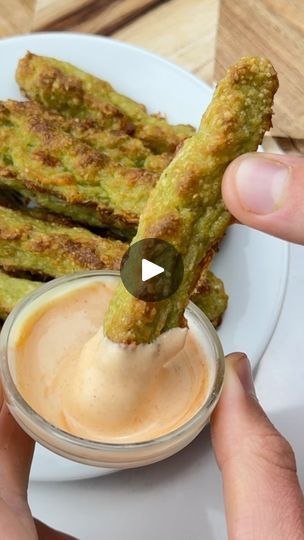 Facebook Crispy Avocado, Mayo Dip, Avocado Fries, Sriracha Mayo, Easy Dips, Boiled Egg Diet, Free Keto Recipes, Goulash, Avocado Recipes