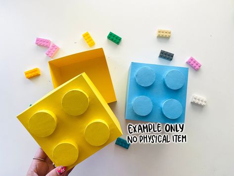 Lego Printable, Diy Party Gifts, Lego 3d, Lego Boxes, Favor Boxes Birthday, Brick Block, Lego Blocks, Scoring Tool, Cadeau Diy