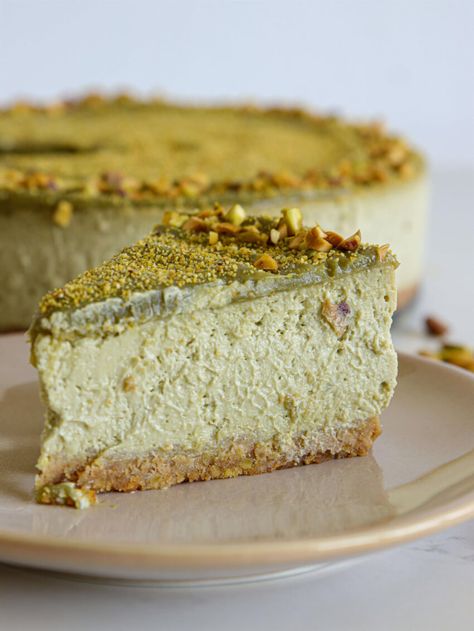 Pistachio Cheesecake Recipe, Cheesecake Delight, The Cooking Foodie, Small Chocolate Cake, Pistachio Cake Recipe, Vanilla Sheet Cakes, Pistachio Cheesecake, Healthy Cheesecake, Pistachio Cake