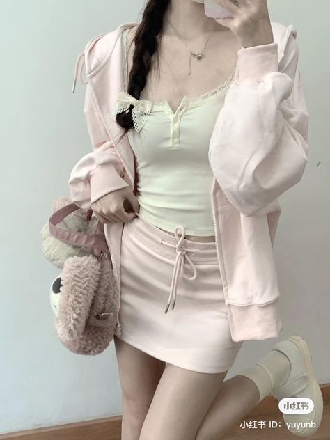 Fashion Outfits Aesthetic, Coquette Style, Aesthetic Fits, Swaggy Outfits, Really Cute Outfits, Airport Outfit, Dress With Cardigan, Dream Clothes, Crochet Fashion