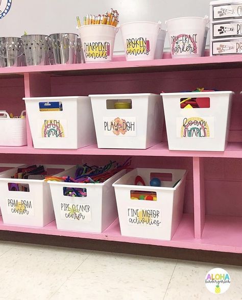 Preschool Storage Ideas, Bookshelves Classroom, Preschool Organization Classroom, School Age Classroom Setup Daycare, Cube Organizer Classroom, Kindergarten Room Set Up, Classroom Cubby Ideas, Classroom Organization Bins, Classroom Storage Baskets